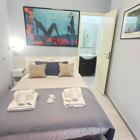 Chiaravalle Apartment *