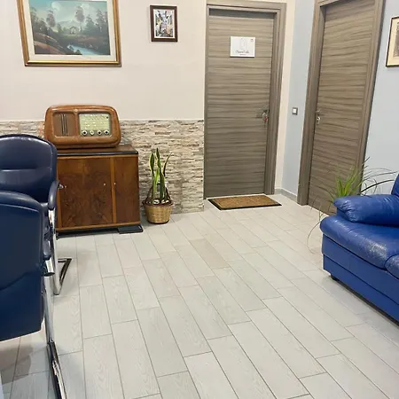 Chiaravalle Apartment *